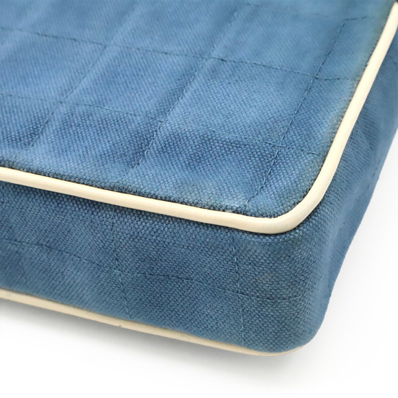 CHANEL Blue Leather Shoulder Bag - Picture 4 of 10